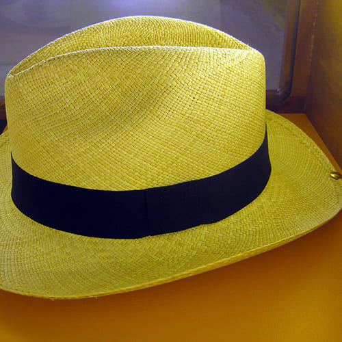 https://www.artesaniasur.cl/media/productos/sombreros-hombre_pajatoquilla,sombreropanam%C3%A13.jpg